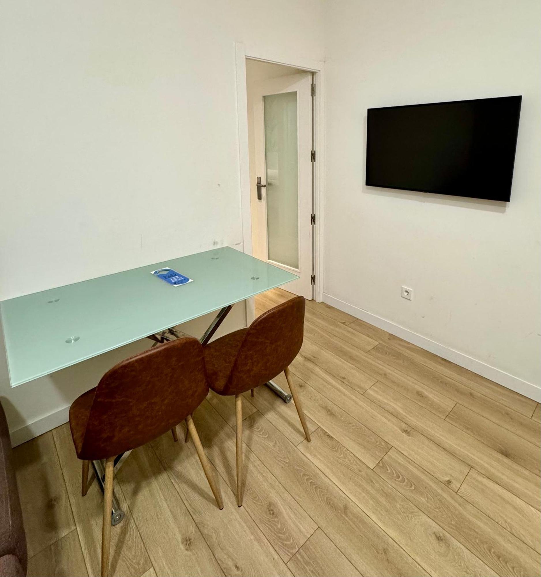 Apartamentos Apolo Madrid Exterior foto