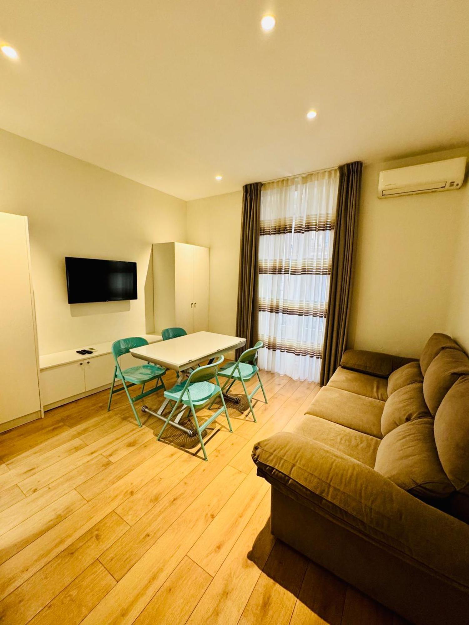 Apartamentos Apolo Madrid Exterior foto